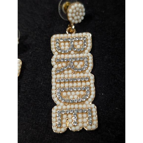 Gold Tone Bride White Bead Rhinestone Dangle Pierced Earrings Wedding - Picture 3 of 8